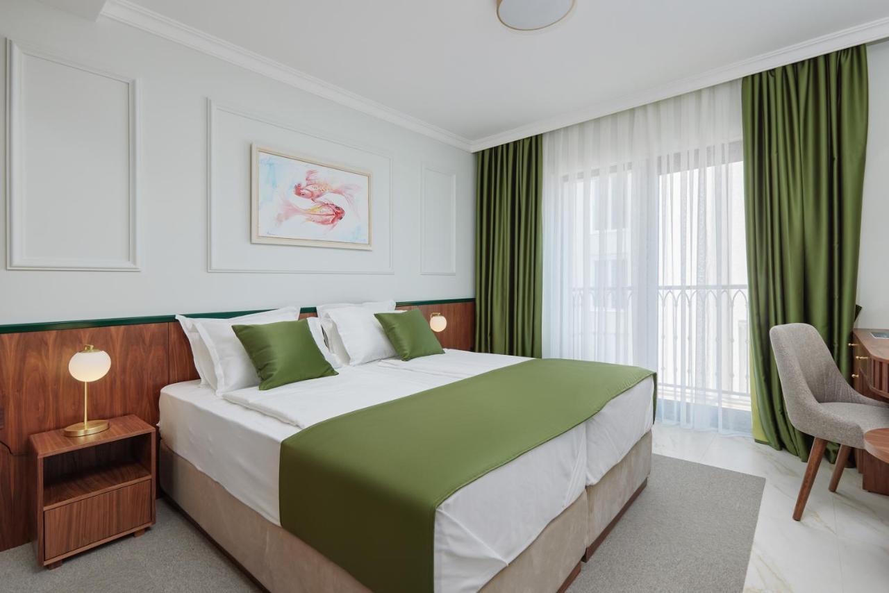 Hotel Diplomat By Aycon Budva Kültér fotó