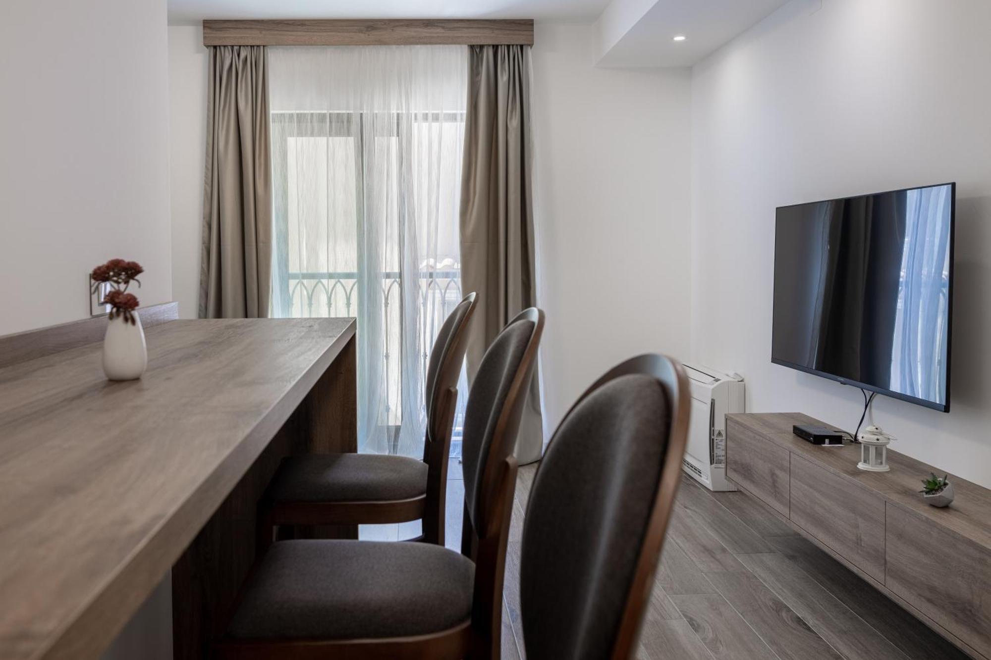 Hotel Diplomat By Aycon Budva Kültér fotó