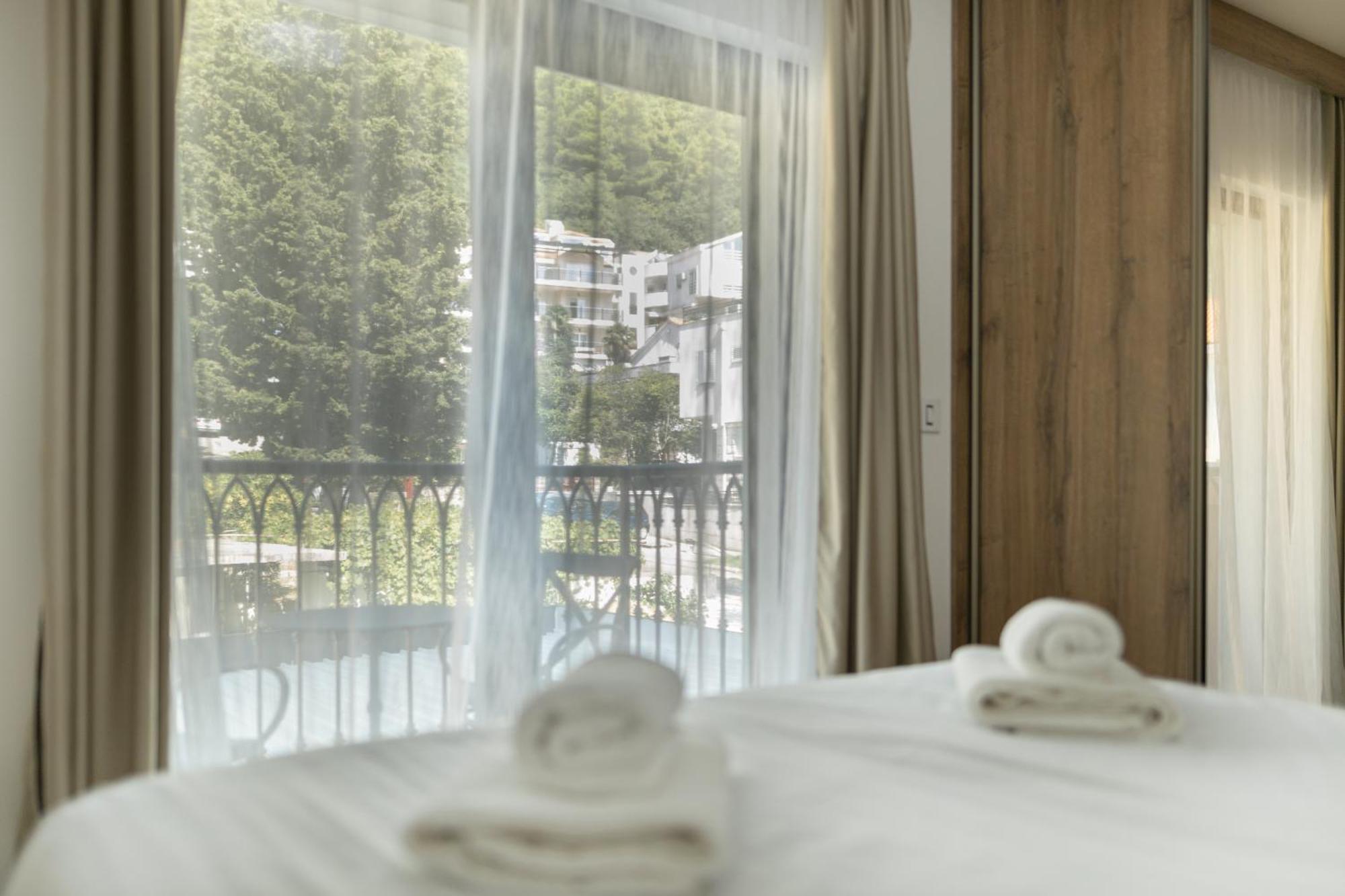 Hotel Diplomat By Aycon Budva Kültér fotó