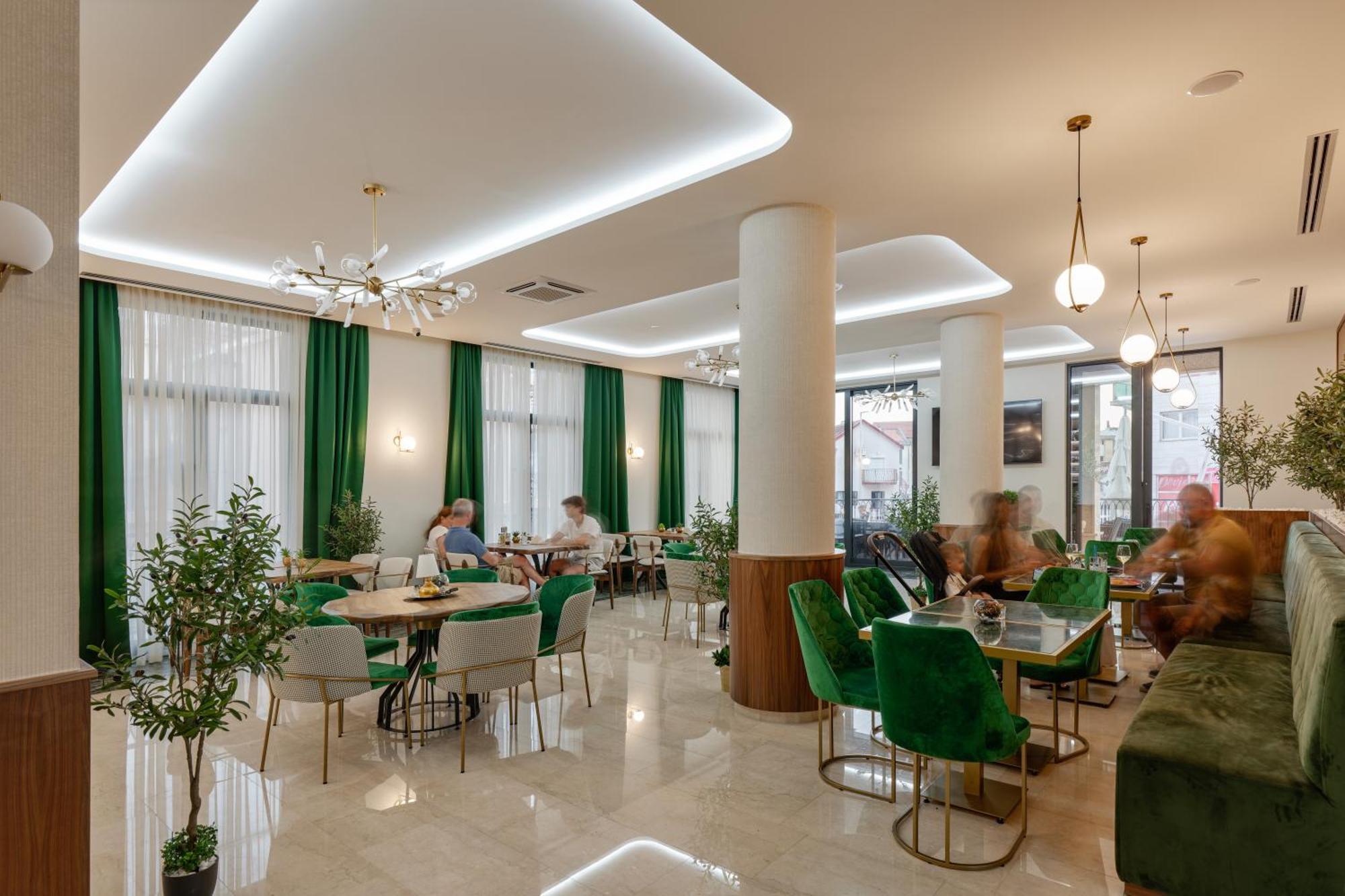 Hotel Diplomat By Aycon Budva Kültér fotó