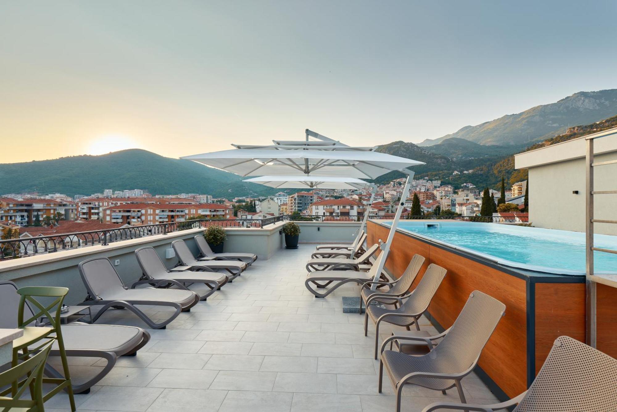 Hotel Diplomat By Aycon Budva Kültér fotó